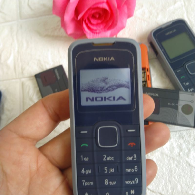 Điện thoại Nokia 1202 kèm pin sạc