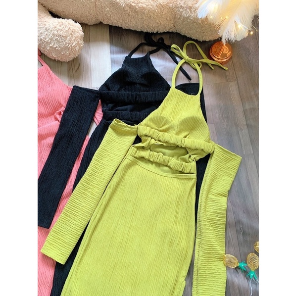 Đầm body xốp mịn cột cổ hở lưng có mút ngực