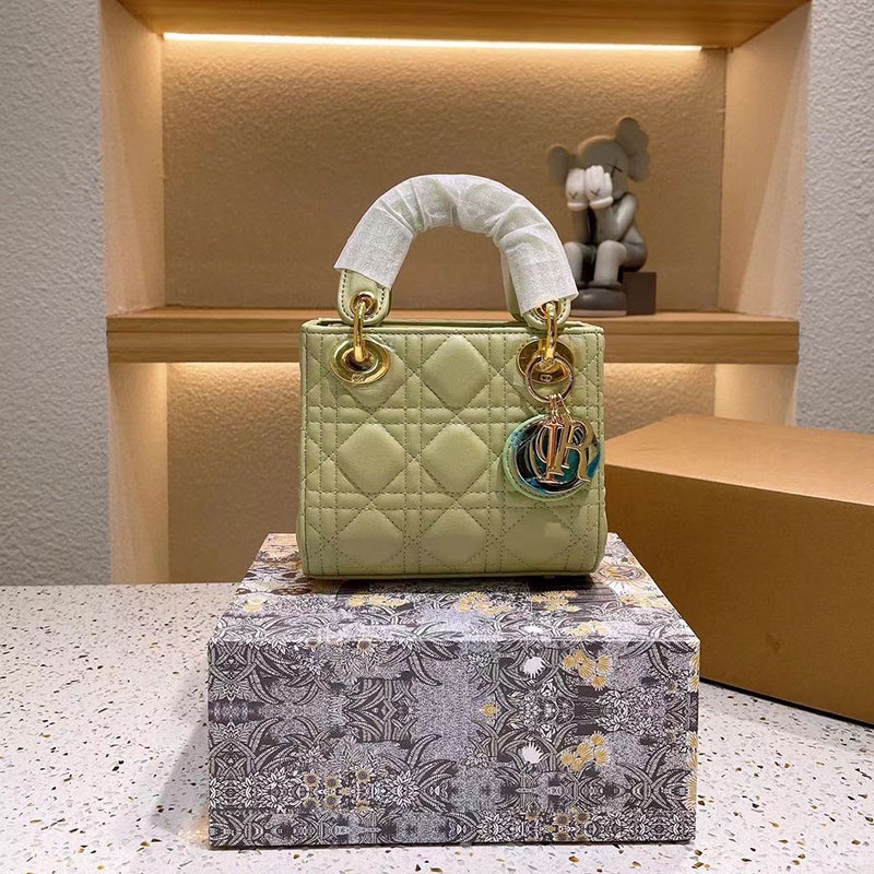 Ppbv (Có Hộp) Túi Xách Dior Mini Màu Vàng Kim Loại Diana Tote2022 Cho Nữ