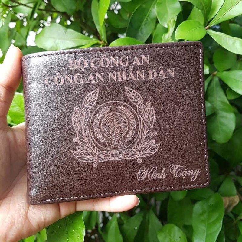Ví Da Bò Nam Cao Cấp Khắc Theo Yêu Cầu Quà Tặng Sang Trọng