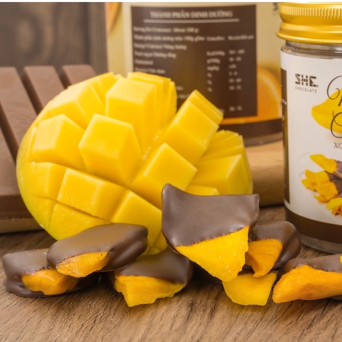 Xoài nhúng Socola - Hủ pet 120g - SHE Chocolate - Bổ sung năng lượng. Quà tặng người thân, dịp lễ, thích hợp ăn vặt