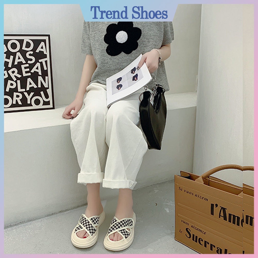 Sục Nữ Hở Mũi Quai Chéo Kẻ Caro Thời Trang Hàn Quốc Trend Shoes, Đế Cao 3cm Hot Trend
