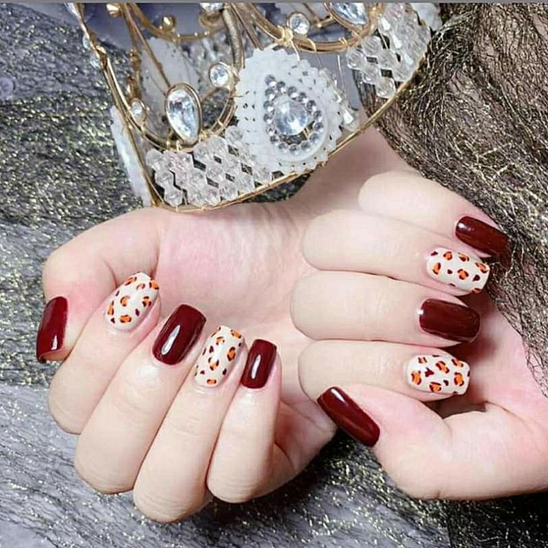 Nailbox thiết kế da beo đỏ