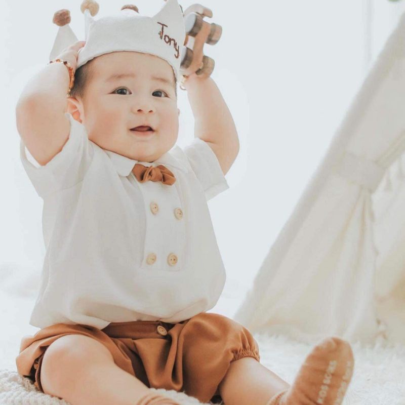Bộ liền bodysuit hoàng tử trắng cài khuy phong cách hàn quốc cho bé trai sơ sinh