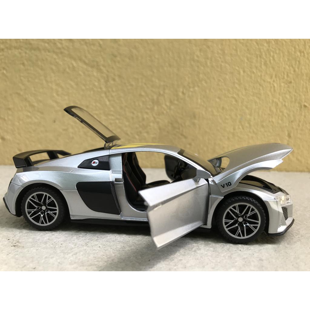 Mô hình xe ô tô Audi R8 V10 Plus 1:32