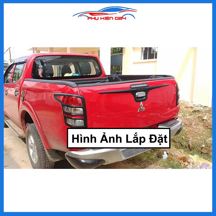Ốp tay mở cốp mạ Triton 2019-2020-2021-2022-2023, 2016-2017-2018 hai màu đen, mạ crom trang trí xe chống va đập hiệu quả