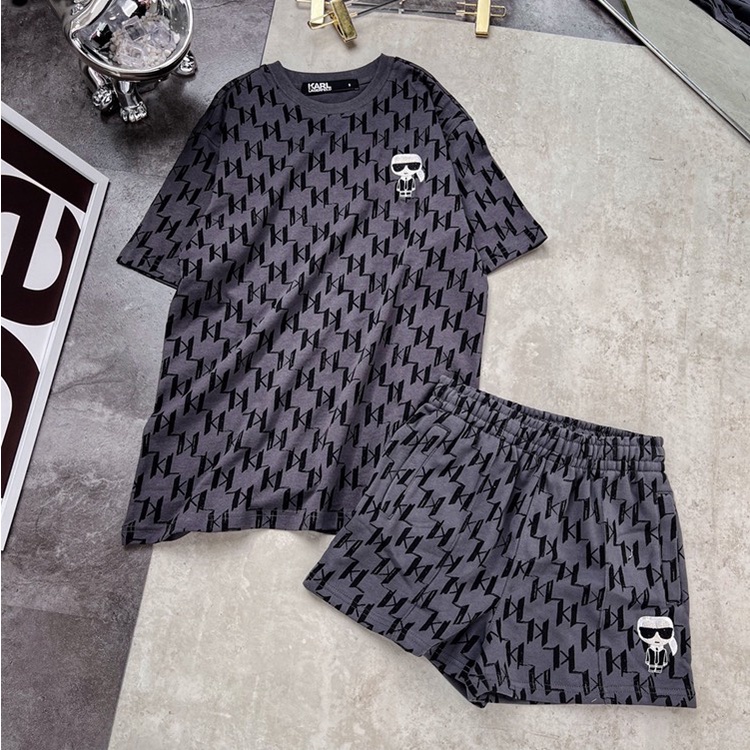 (HÀNG XUẤT XỊN) Áo thun Xám đậm Karl monogram mẫu mới  Full-tem-tag-tui-zip  Chất liệu cotton  Co giãn 4c mềm mịn.