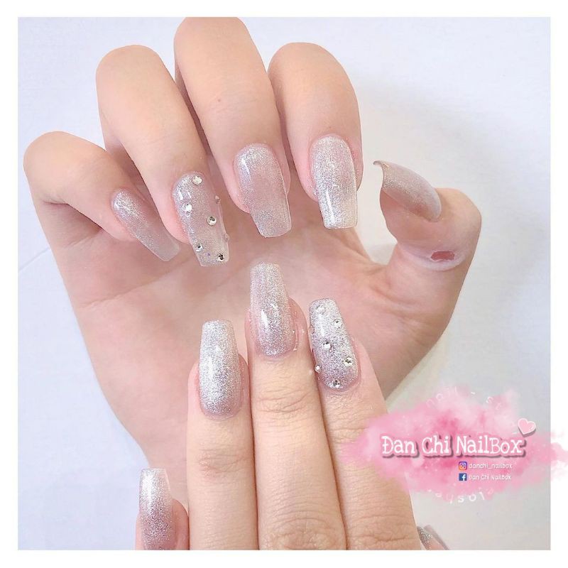 NailBox móng úp thiết kế sẵn Mẫu Mắt Mèo Đính Đá