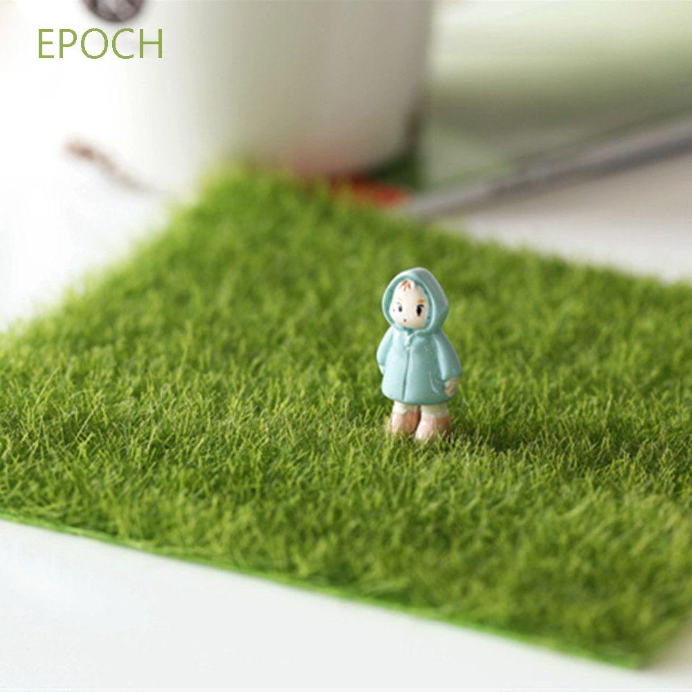 Cỏ nhân tạo màu xanh lá dùng trang trí sân vườn DIY