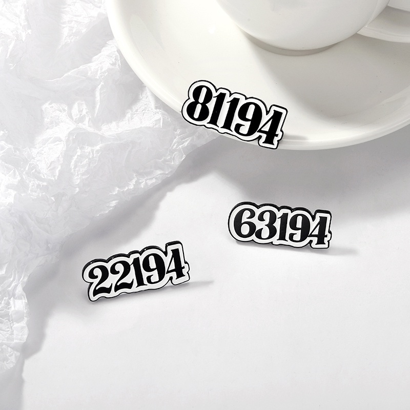 Trâm Cài Áo Tráng Men Hình Truyện Tranh &quot;The Promised Neverland&quot;