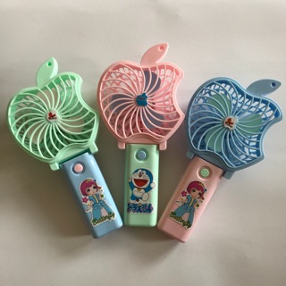 Quạt chạy pin mini hình quả táo cầm tay ( có thể gấp lại để bàn)