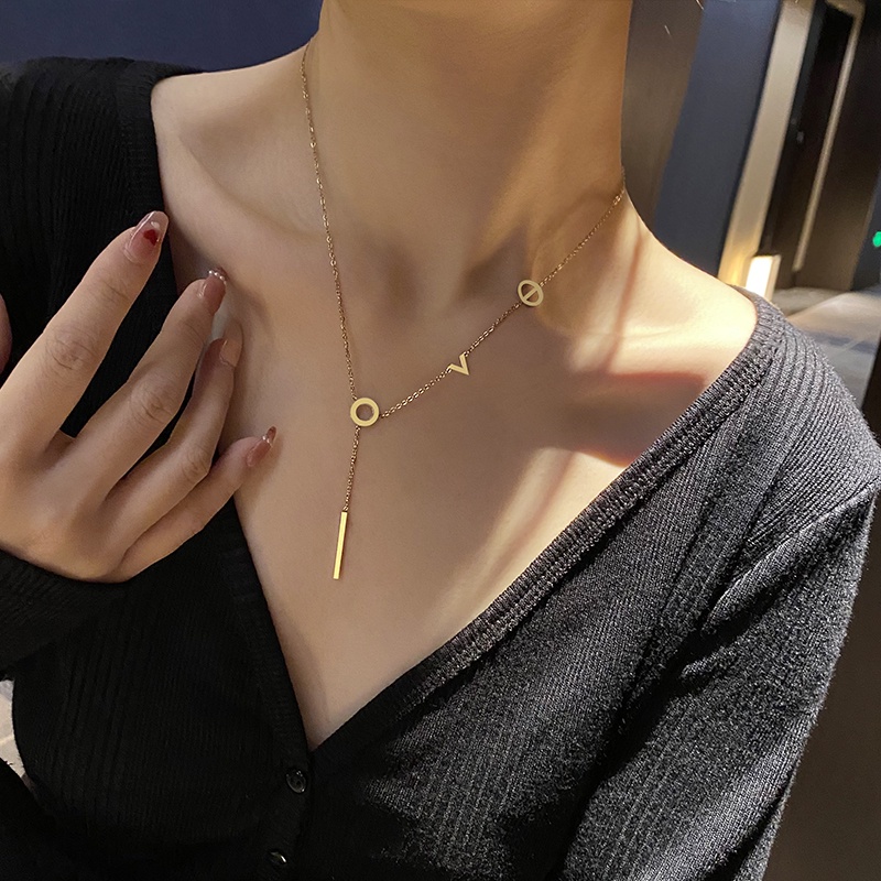 Dây Chuyền Mặt Chữ LOVE Bằng Titan Màu Vàng Phong Cách Hàn Quốc Cho Nữ