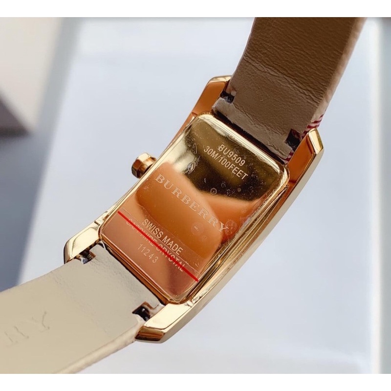 Đồng Hồ Nữ Burberry Mặt Chữ Nhật