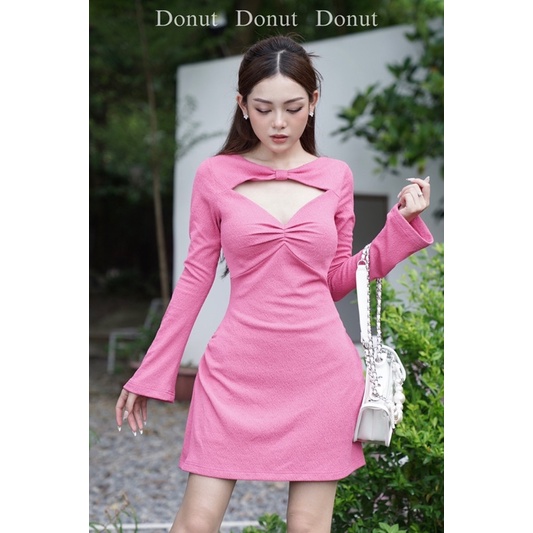 Váy body dài tay khoét lưng ngọc