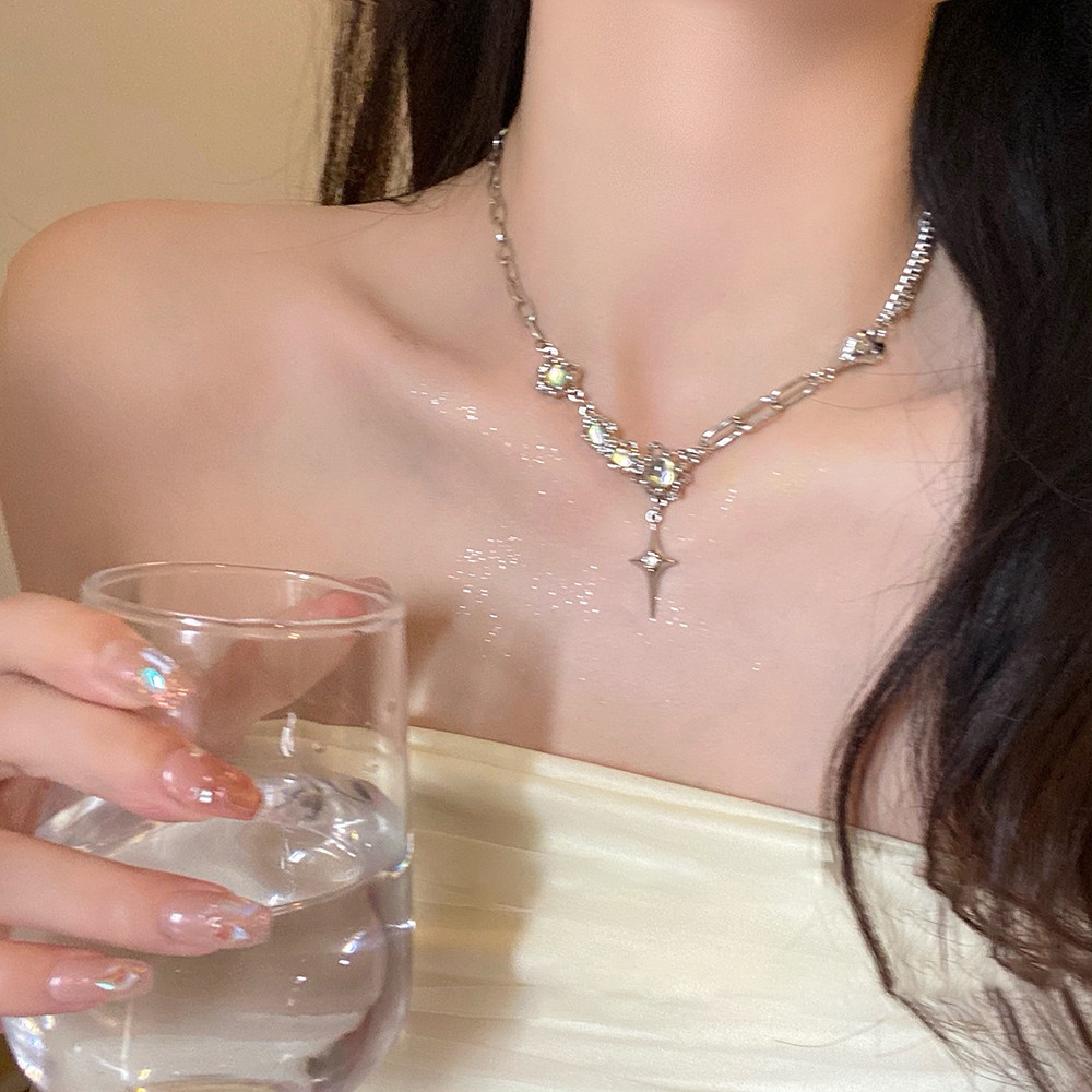 Vòng cổ Mặt Thánh Giá Đính Đá Mặt Trăng Thời Trang Sang Trọng Dành Cho Nữ