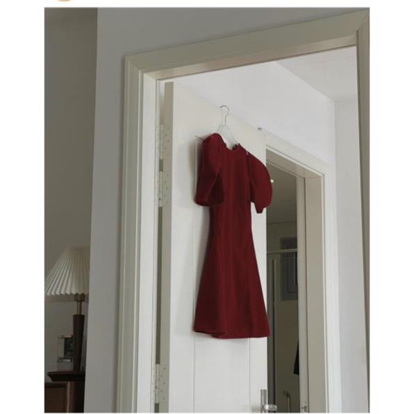 Đầm đỏ mặc Tết, đầm chất nhung tay bồng khoét vai 2 màu xinh xắn Danie Dress | BigBuy360 - bigbuy360.vn