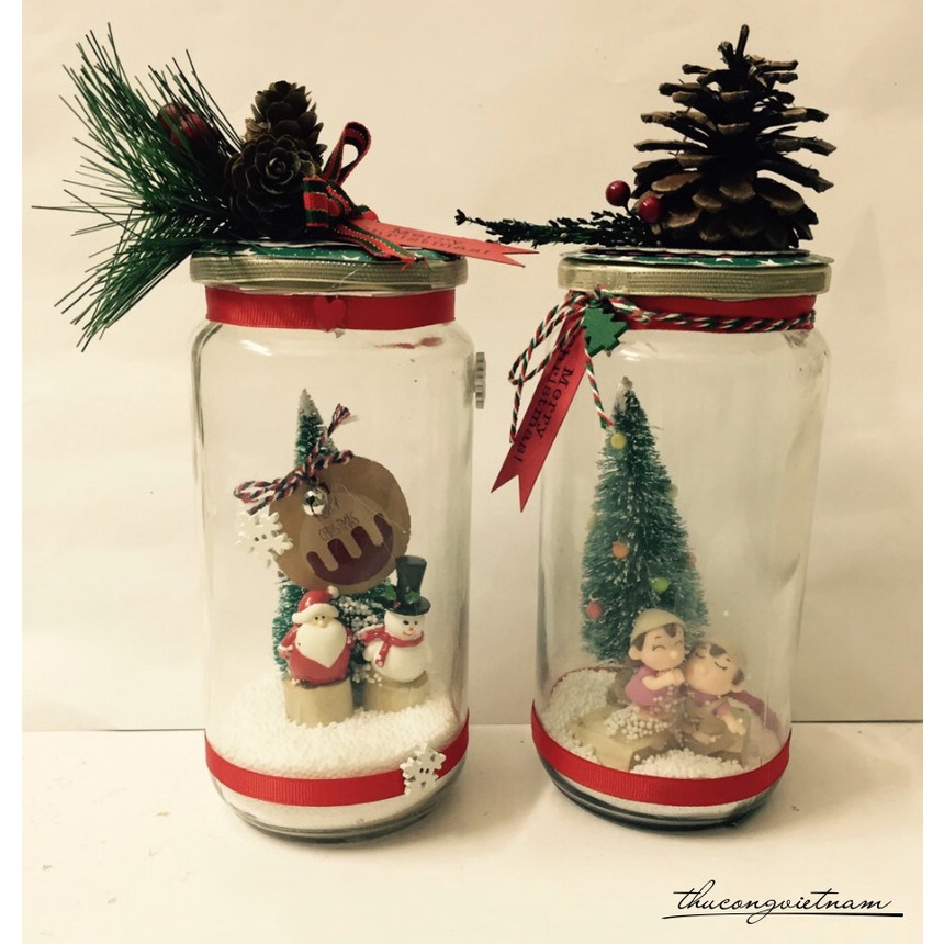 Quả thông khô trang trí