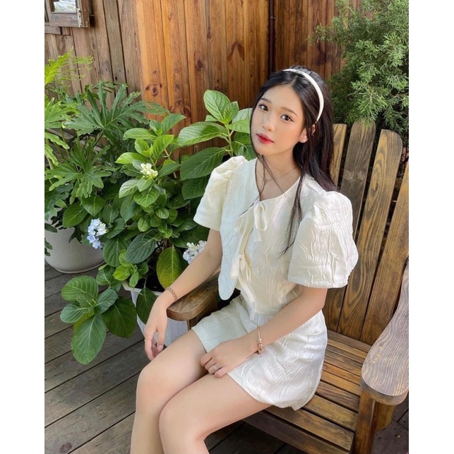 Set hoa gấm tiểu thư gồm áo thắt nơ tay bồng và chân váy chữ A-Đầm hoa gấm đi tiệc