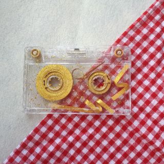 Móc khóa băng cassette wannaone (boomerang)