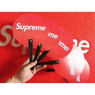 Quạt tay Supreme