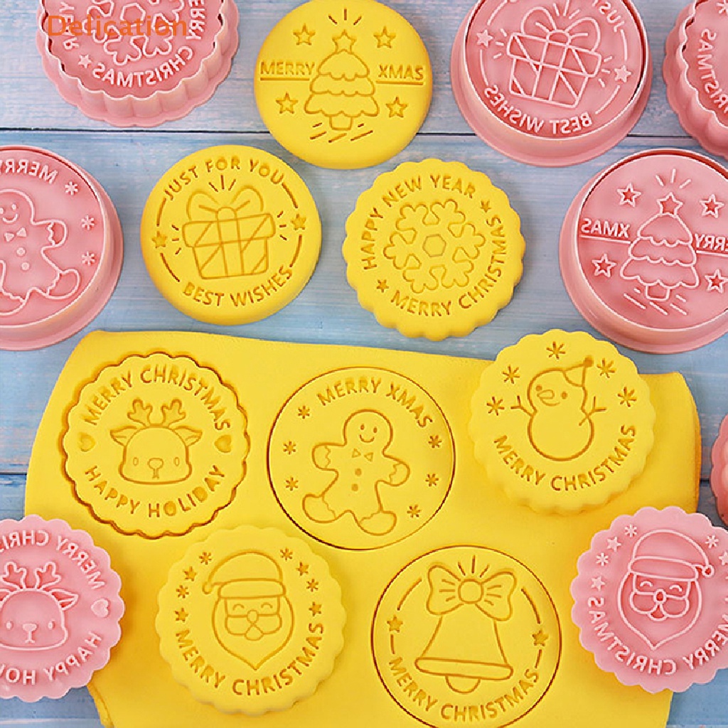 [Delication] 8 Pcs/set Cookie Cutters Plastic Christmas Theme Cartoon Pressable Biscuit Mold