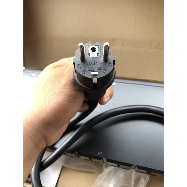 Chia nguồn DBX 680