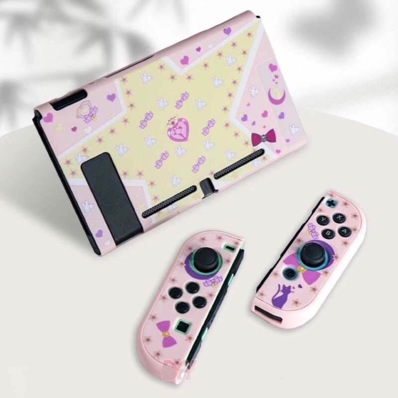 Bộ ốp thân máy &amp; case Joy-Con Sailor Moon hãng Akitomo cho Nintendo Switch