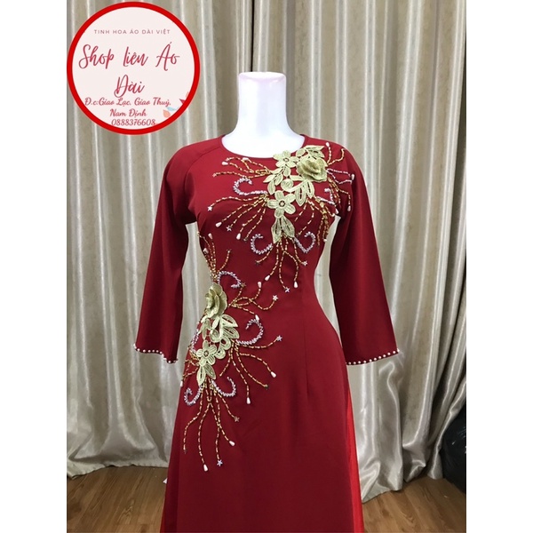 Áo dài trung niên cổ tròn tay lỡ, đính kết hoa ren vàng đồng sang