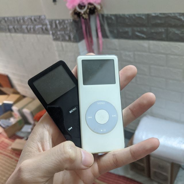 Máy nghe nhạc iPod nano thế hệ đầu tiên