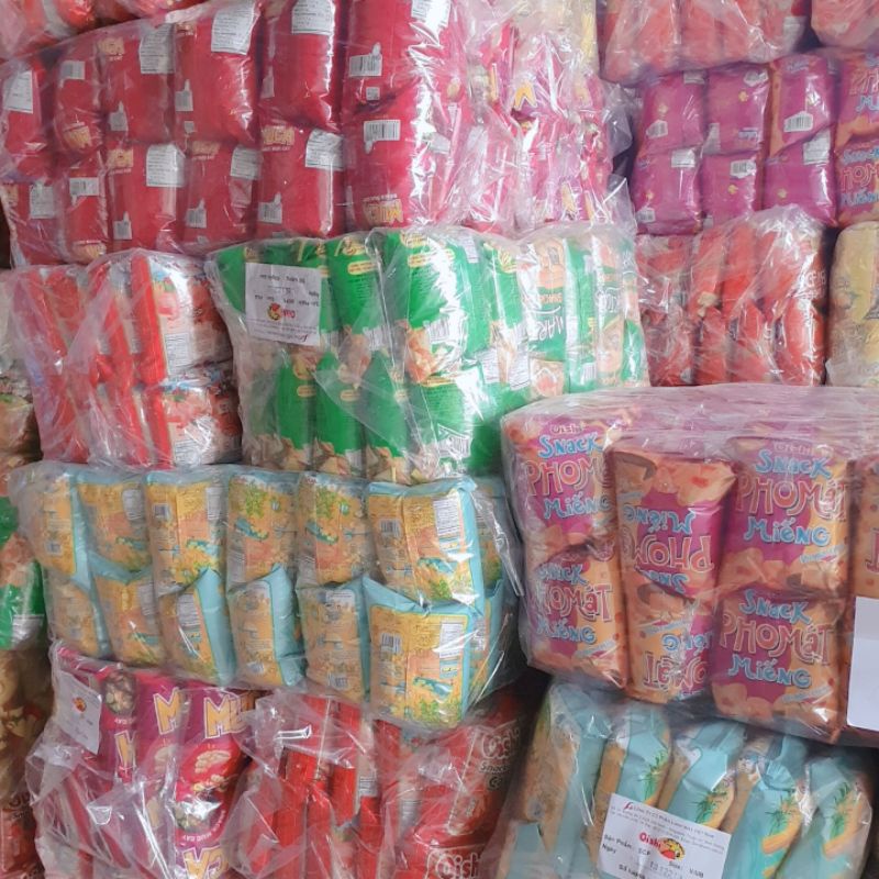 1 lốc 10 bịch Bánh Snack Oishi® 12g nhiều loại và đủ vị. 1 lốc 1 vị