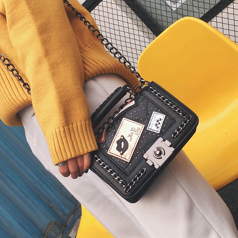 Túi Đeo Chéo Đính Đinh Tán Có Khóa Thời Trang Phong Cách Hàn Quốc Cho Nữ