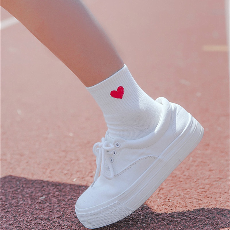 Vớ Cotton Thể Thao Cổ Cao Vừa Bắp Chân Thêu Hình Trái Tim Dễ Thương Thời Trang Nhật Bản Cho Nữ