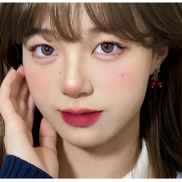 [Hàng mới về] Thỏi phấn mắt GELLA'S thiết kế tiện dụng cho trang điểm | BigBuy360 - bigbuy360.vn