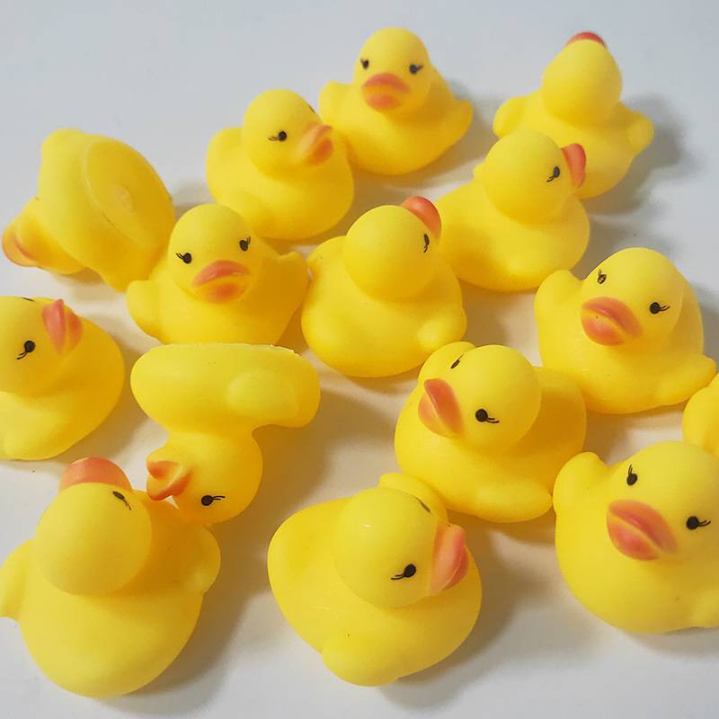 Đồ chơi vịt con có âm thanh vui nhộn cho bé khi tắm