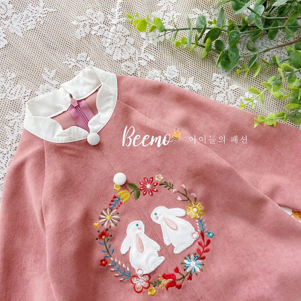 Set áo dài Tết cho bé gái Beemo - Chất liệu nhung chéo mềm mịn, họa tiết hình thêu thỏ ngọc đáng yêu B084