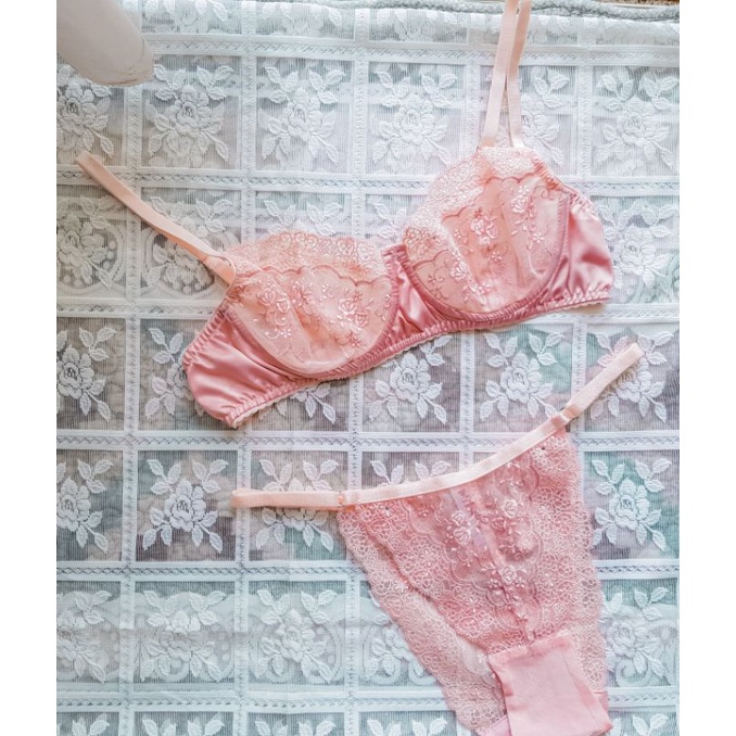 PRIMROSE SET - SET ĐỒ LÓT REN LƯỚI THÊU HOA HỒNG CÓ GỌNG XUYÊN THẤU SEXY | BigBuy360 - bigbuy360.vn