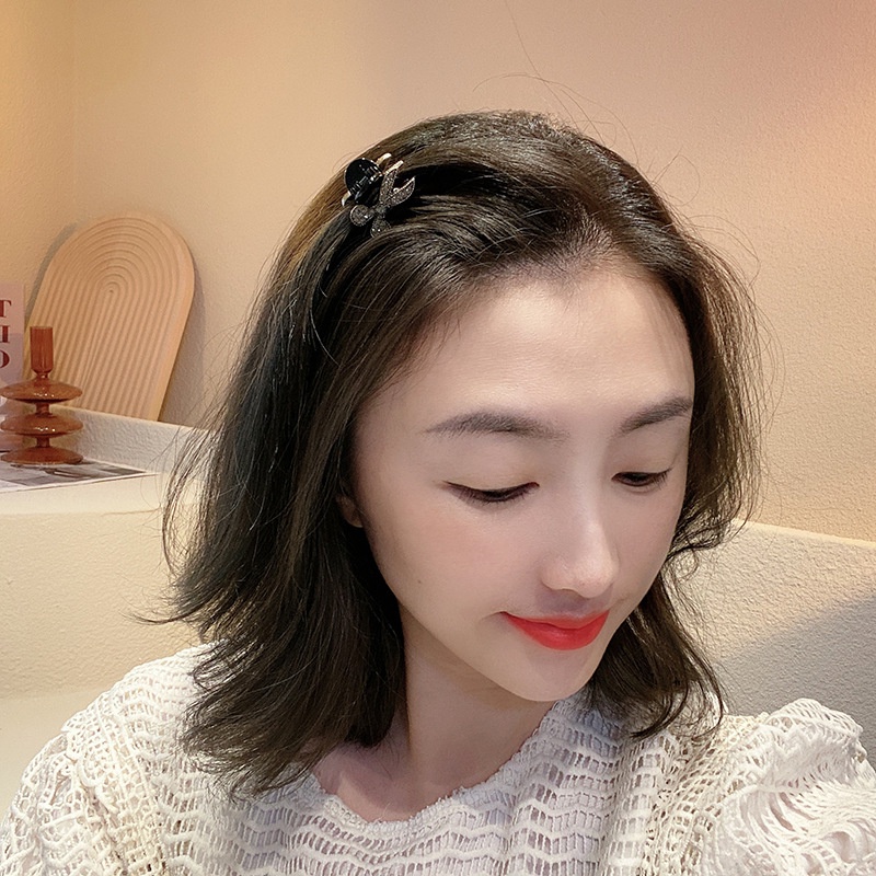 Kẹp Tóc Mái Đính Đá Kim Cương Và Ngọc Trai Hình Cá Mập Nửa Đầu Nhỏ Cổ Điển Cao Cấp Dành Cho Bạn Nữ