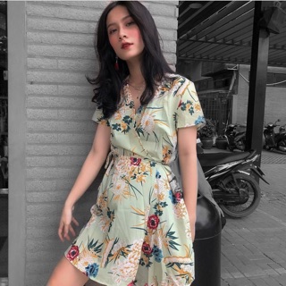 [PASS] Thanh lý đầm vạt chéo hoa của Nabihousee