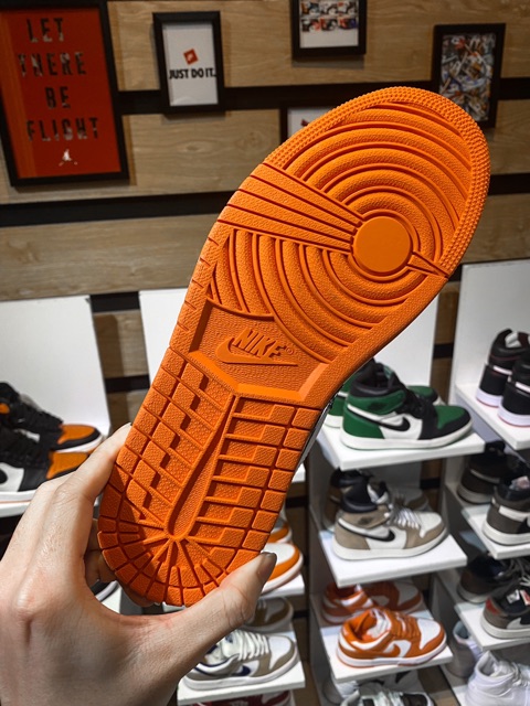 Giày thể thao  SBB low . Shattered backboard