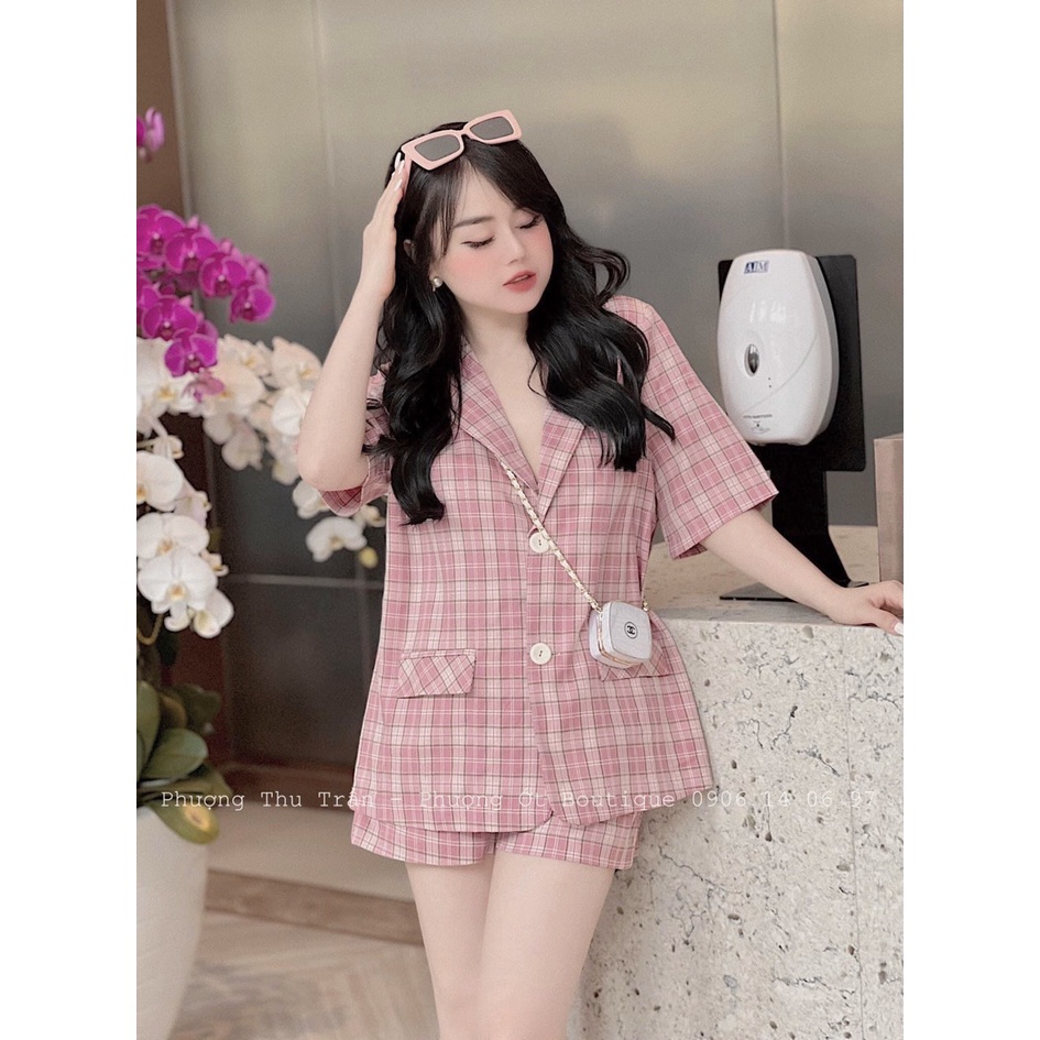 Set Áo Vest Kẻ Gam Hồng Túi Hai Bên Mix Quần Đùi | BigBuy360 - bigbuy360.vn
