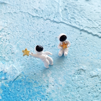 Asymmetric pentagram contracted earrings fashion earrings space astronauts small stud earrings