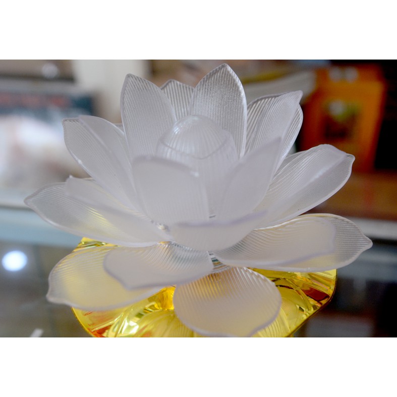 Đèn sen điện trắng cài tiếng Niệm Phật tụng kinh