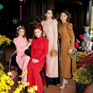 Áo dài chấm bi đỏ