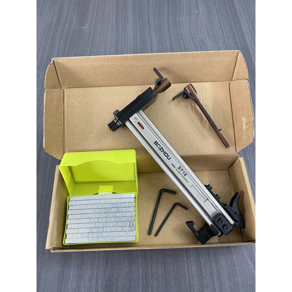 Bộ dụng cụ đóng đinh thủ công ST18 kèm hộp đinh và đầu búa đóng đinh