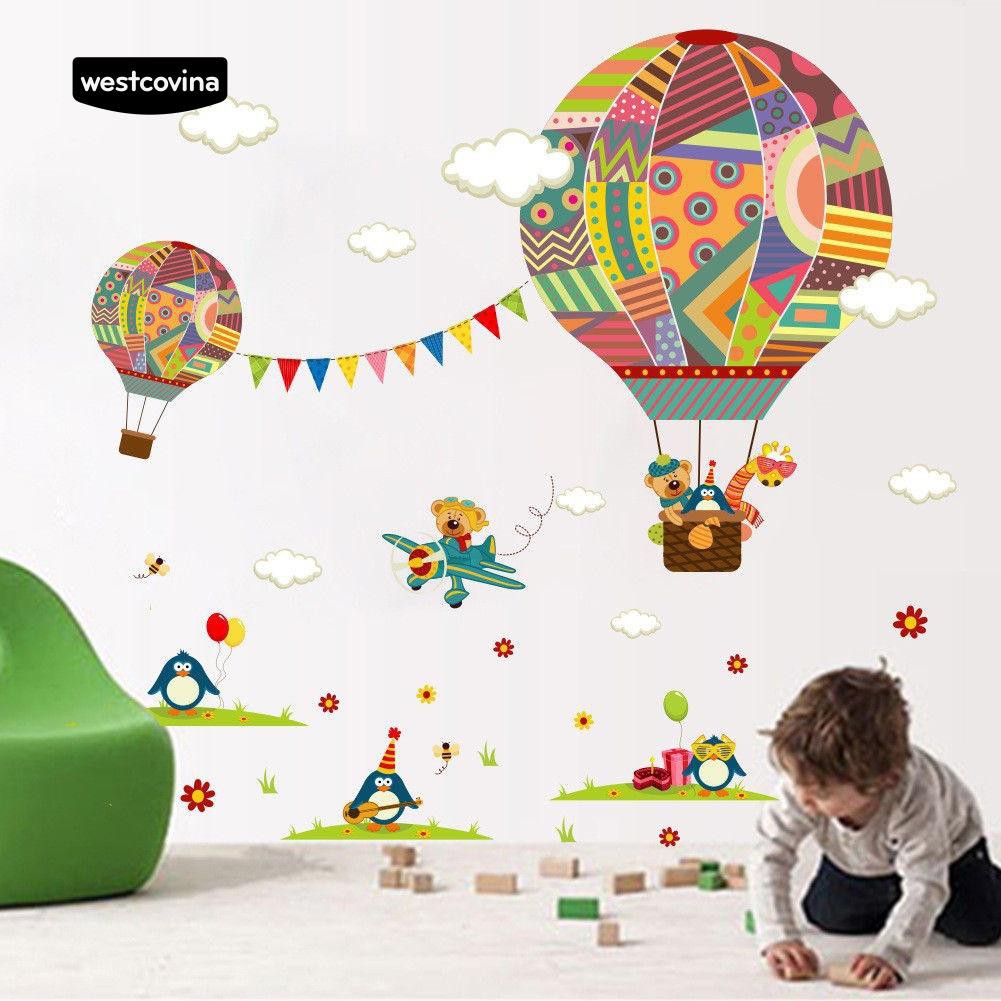 Miếng dán tường trang trí hình những khinh khí cầu dễ thương