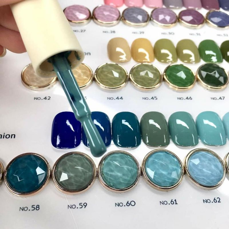 Sơn nhật Minayin - set 70 màu tặng kèm base top và bảng màu