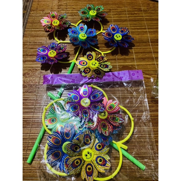 Chong chóng nhựa 6 cánh cầm tay