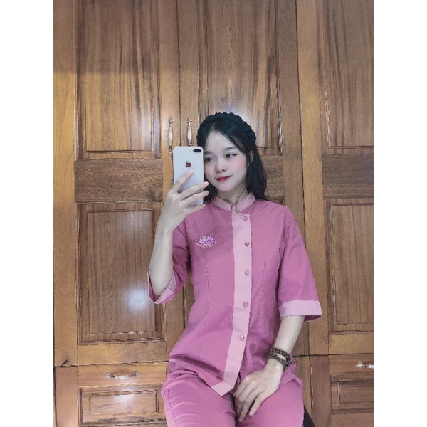 Bộ nữ đi chùa cổ trụ