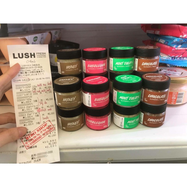 Tẩy da chết môi Lush