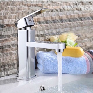 Vòi lavabo nóng lạnh mạ crom
